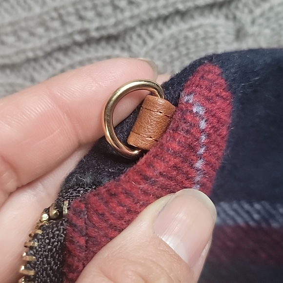 L.I.B New York Plaid Wristlet. - Picture 8 of 8